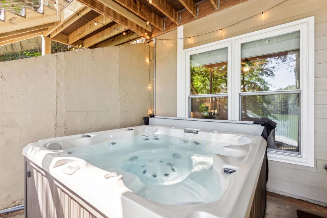 Lanier Landing - Private Dock Hot Tub Game Room Гейнсвилл Экстерьер фото